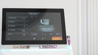 إبرة عازلة مزدوجة التردد لمكافحة الشيخوخة لرفع الوجه الذهبية RF آلة إبرة صغيرة